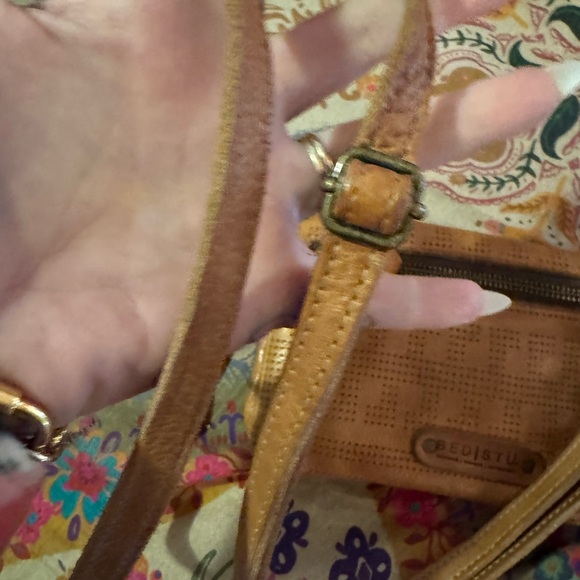 Bed Stu Bayshore Cadence Leather Crossbody Clutch in tan rustic - Picture 4 of 6